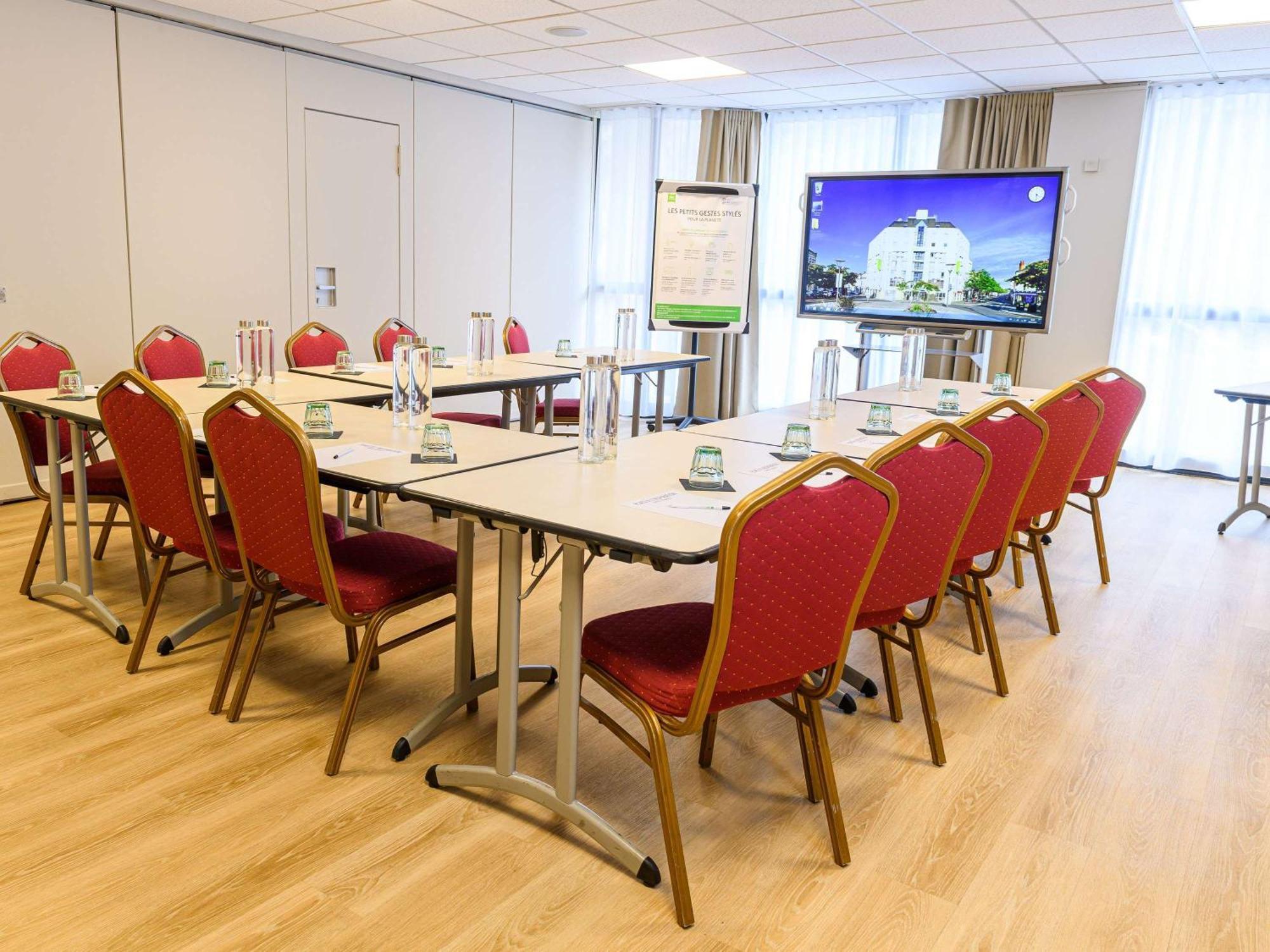 Отель Ibis Styles Tours Centre Экстерьер фото