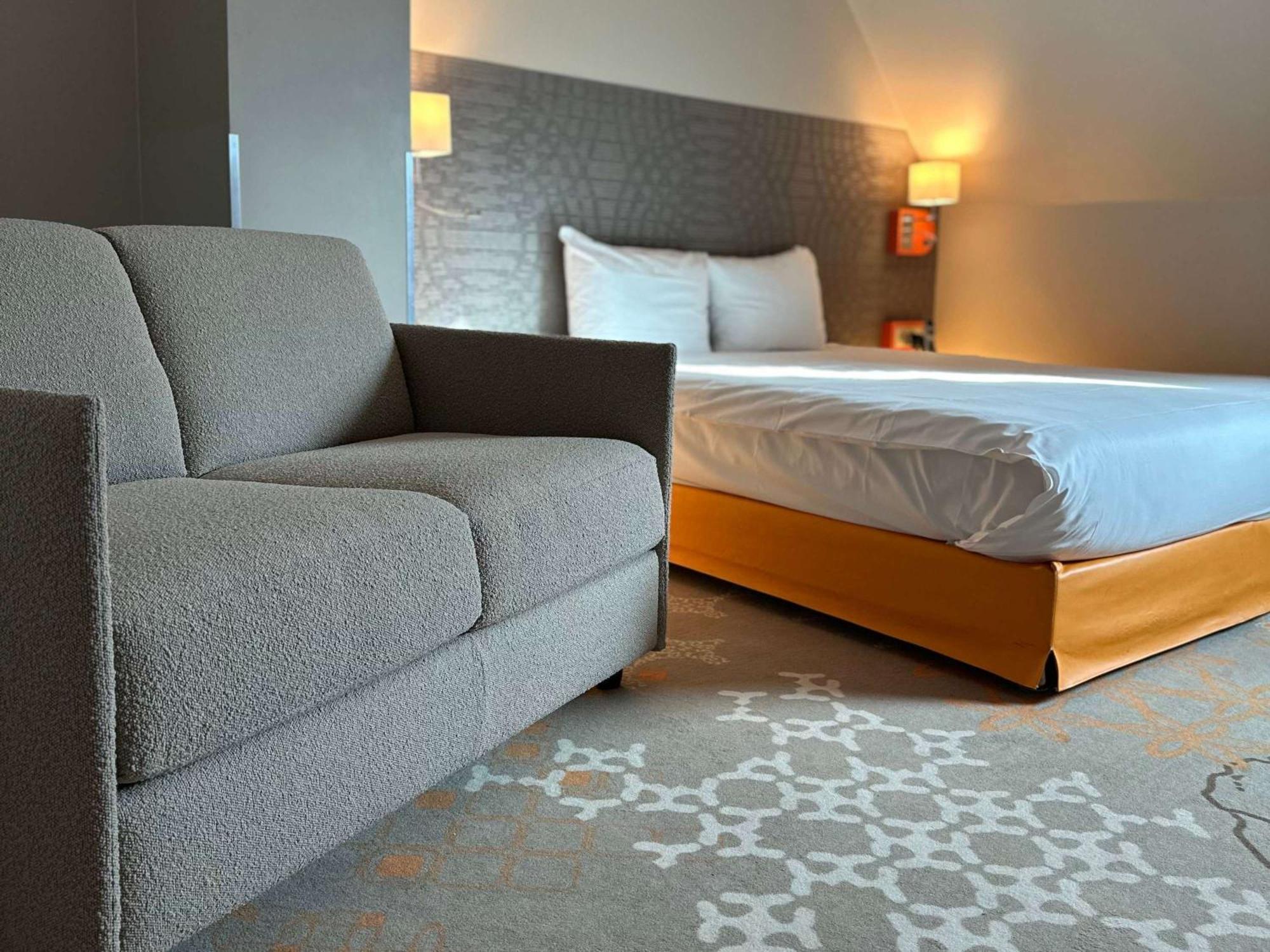 Отель Ibis Styles Tours Centre Экстерьер фото