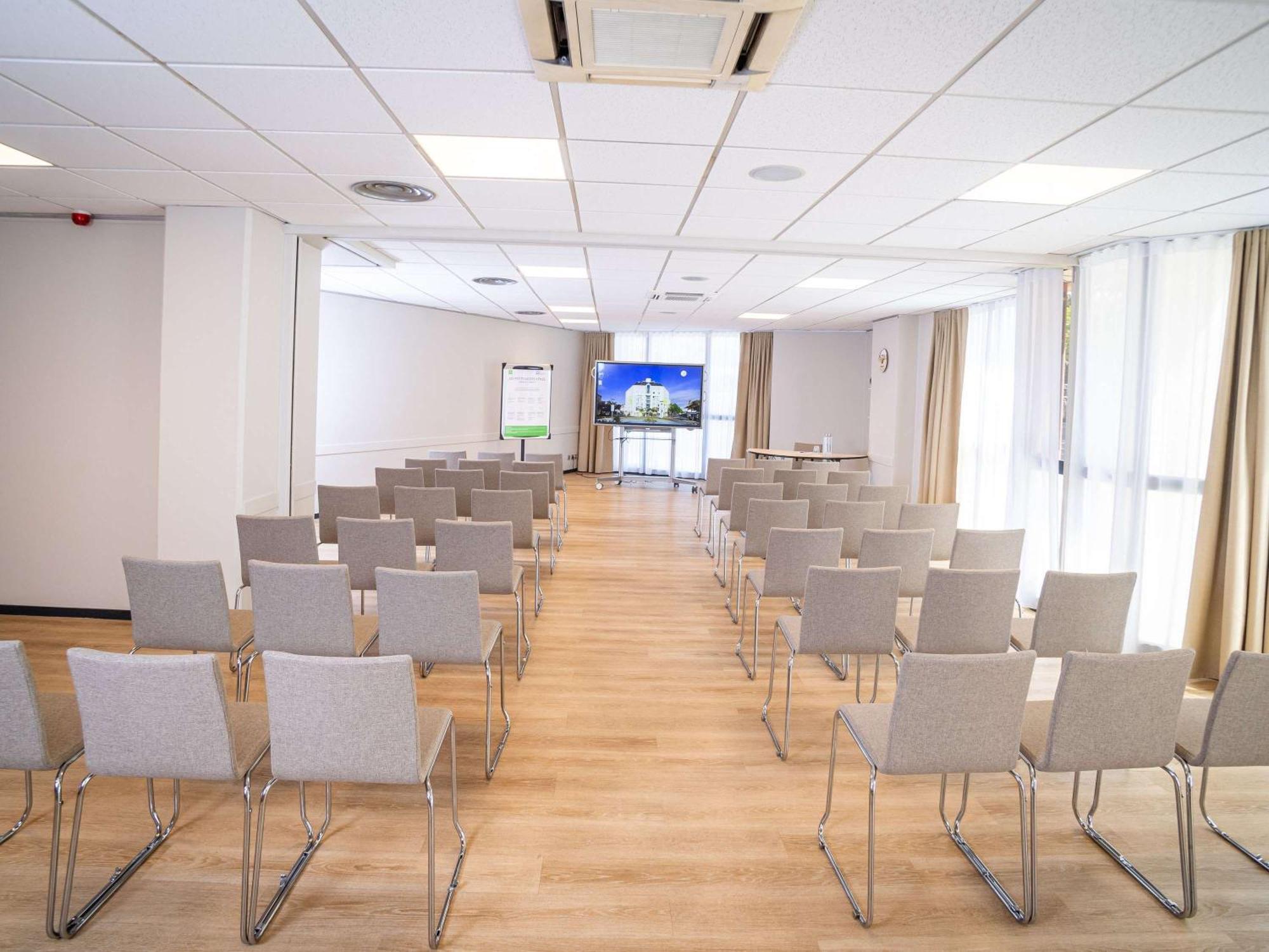 Отель Ibis Styles Tours Centre Экстерьер фото