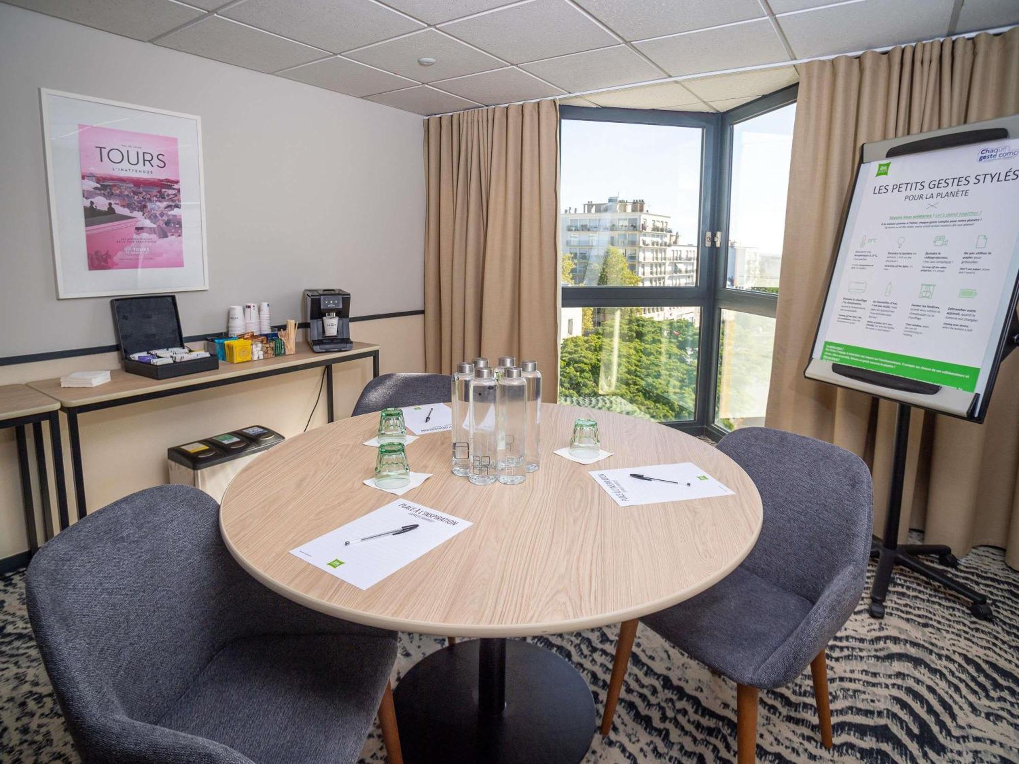 Отель Ibis Styles Tours Centre Экстерьер фото